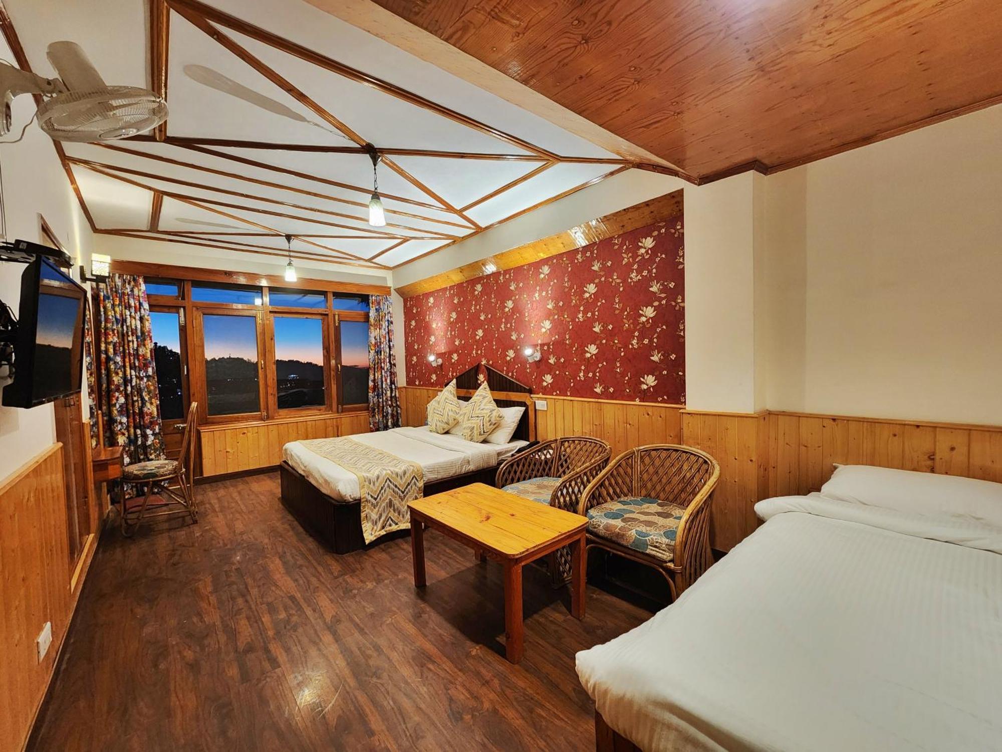 Hotel Pineview Shimla Zewnętrze zdjęcie