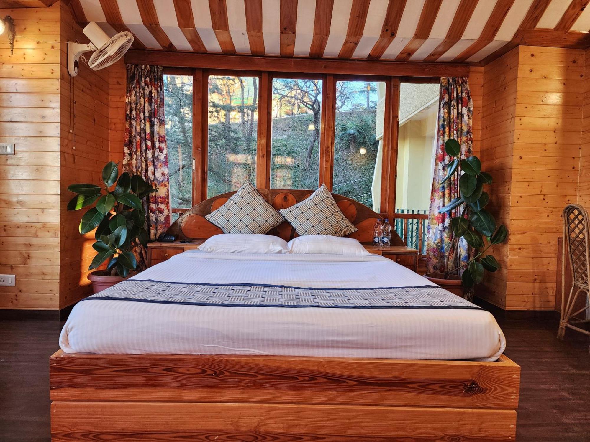 Hotel Pineview Shimla Zewnętrze zdjęcie