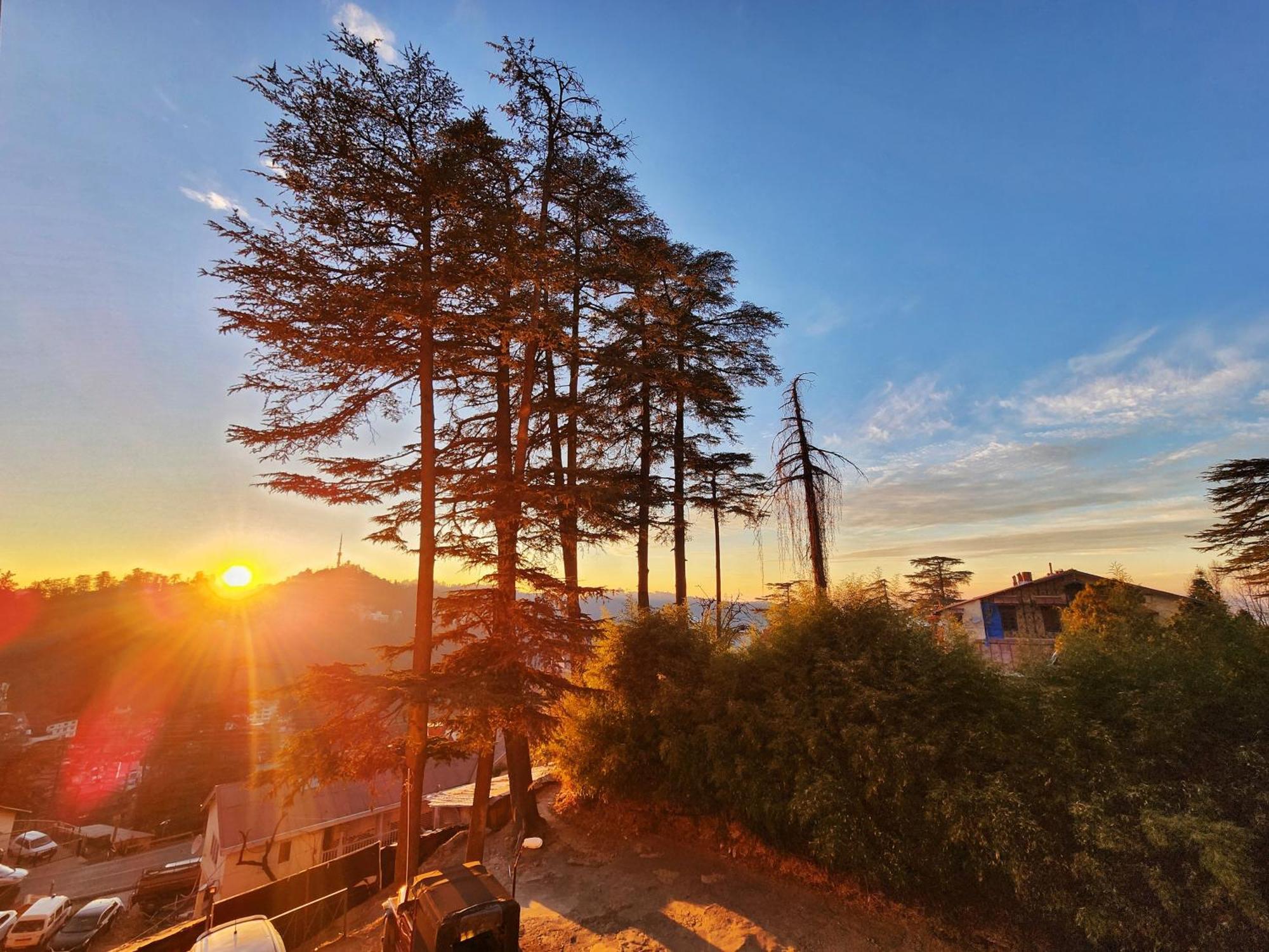 Hotel Pineview Shimla Zewnętrze zdjęcie