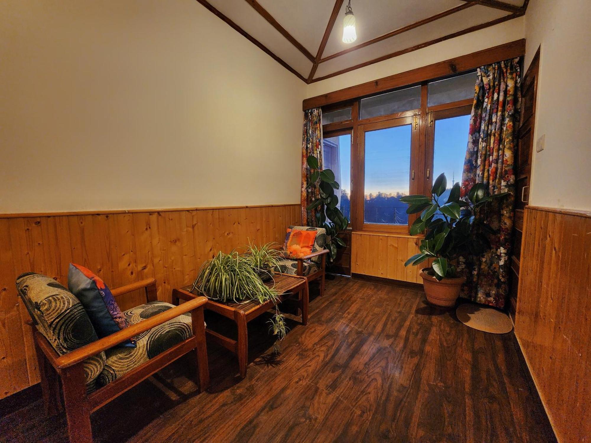 Hotel Pineview Shimla Zewnętrze zdjęcie