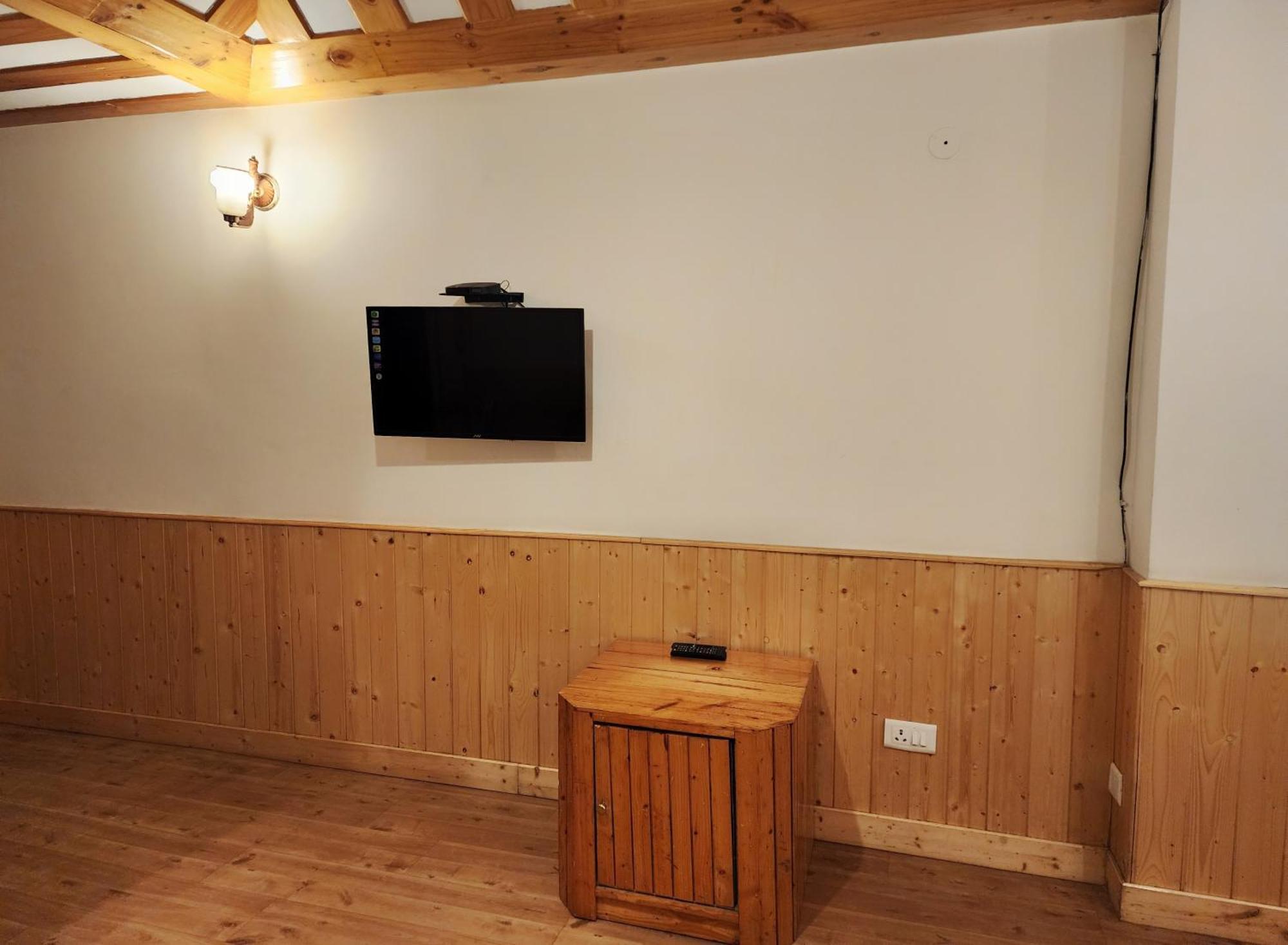 Hotel Pineview Shimla Zewnętrze zdjęcie