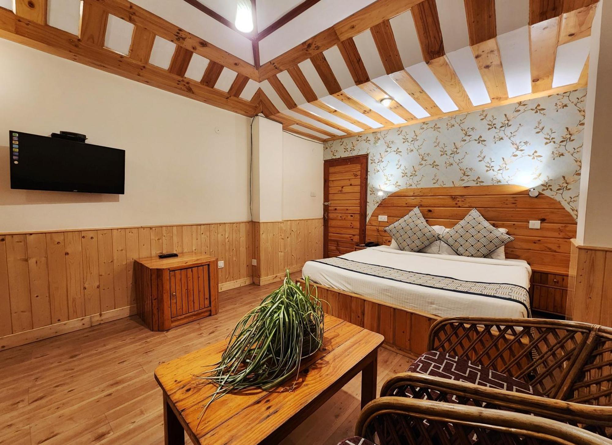 Hotel Pineview Shimla Zewnętrze zdjęcie